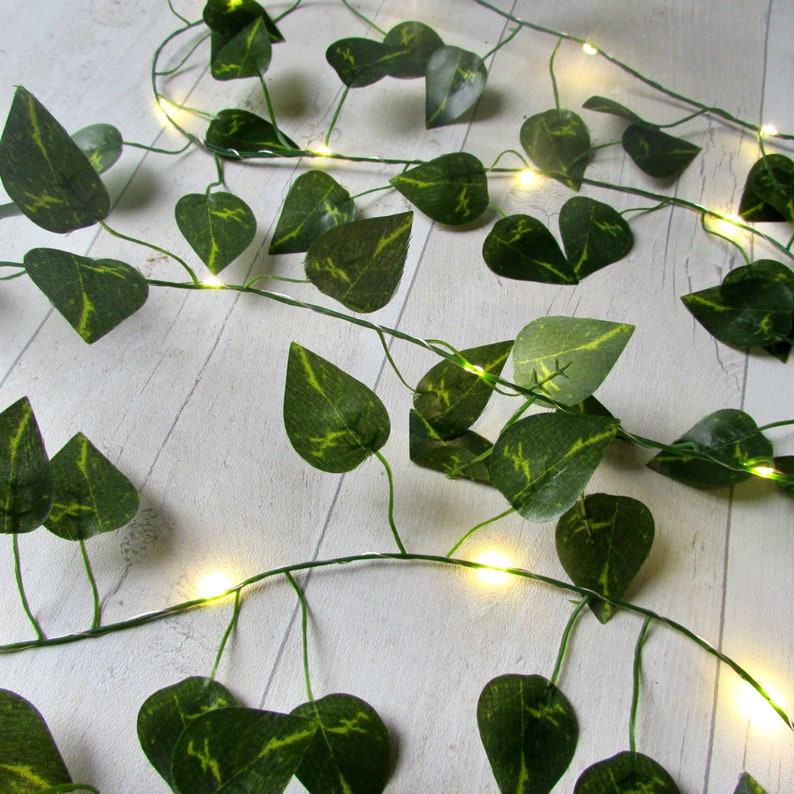 Ivy leaf garland string lights, Pothos fairy lights, evergreen philodendron bunting. Cottagecore Christmas decoration. Holiday decor image 9