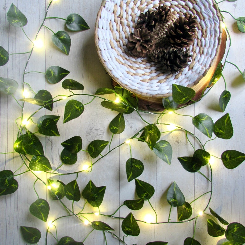 Ivy leaf garland string lights, Pothos fairy lights, evergreen philodendron bunting. Cottagecore Christmas decoration. Holiday decor image 2