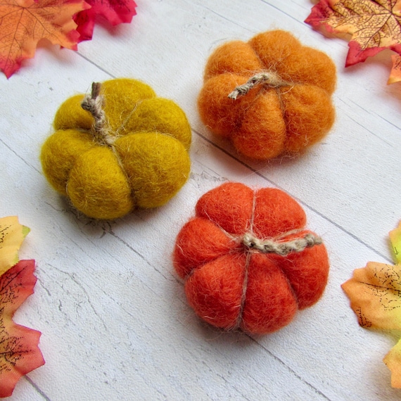 Autumn Pumpkin Set of Felt Pumpkins. Rustic Fall decor. Natural Halloween pumpkin decorations. Thanksgiving table ornament Jack o Lantern uk