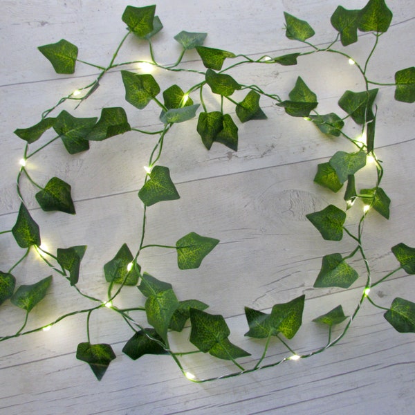 Ivy leaf garland string lights, battery operated fairy lights with evergreen ivy bunting. Cottagecore Christmas decoration. Holiday decor