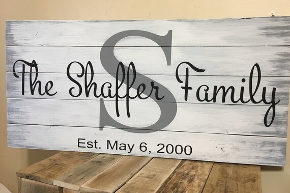 Family Name Sign pesonalized signs rustic sign farmhouse | Etsy