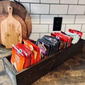 Pantry Organizer Seasoning Packet Holder | Custom Wooden Spice Crate | Farmhouse Kitchen Storage Bild 7