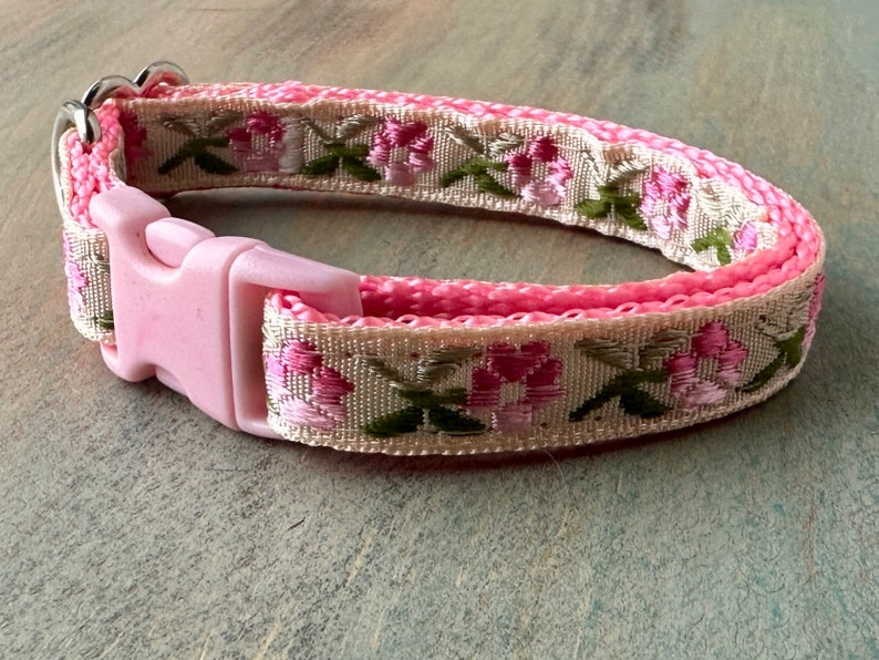 Collier pour chien tasse à thé pivoine rose Laisse ou harnais pour chien pour chiens de moins de dix livres Collier fleur pour chienne Harnais floral image 5