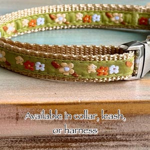 Collier pour chien en mousse de genévrier Laisse ou harnais pour chien pour fille Collier pour chien Harnais pour chienne Collier fleuri Jolie floral vert Cottagecore
