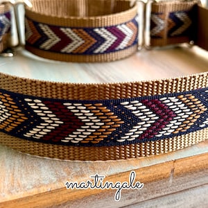 Collar o correa para perro Whiskey River Martingale de 1,5" • Tela con bordado suelto • M-XXL • Presilla de control • Herrajes plateados • Opción de hebilla