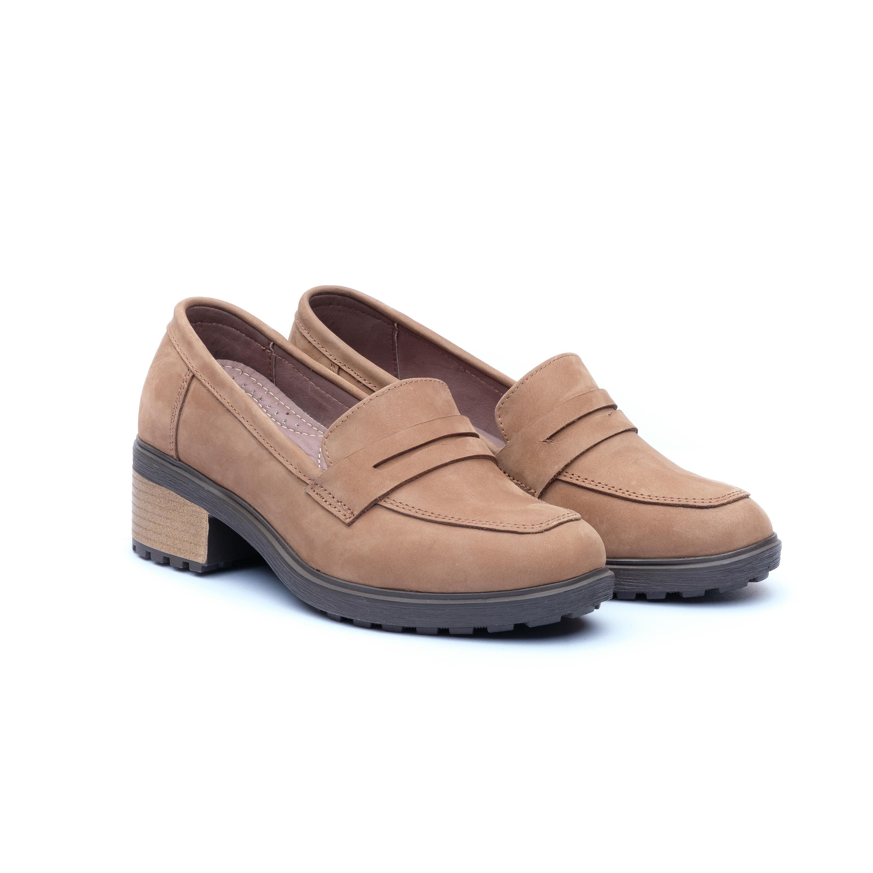 bucik beige loafers