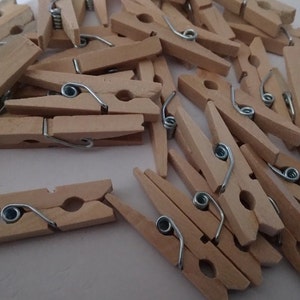 50 Mini Wäscheklammern 35x7x10mm Natur Holz Deko Klammern Basteln Dekoration Weizen