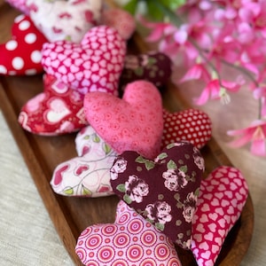 Valentines Heart Pillows, Primitive farmhouse Valentines heart bowl fillers, Valentine&#39;s Decor, Stuffed hearts