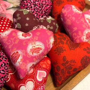 Valentines Heart Pillows, Primitive farmhouse Valentines heart bowl fillers, Valentine&#39;s Decor, Stuffed hearts