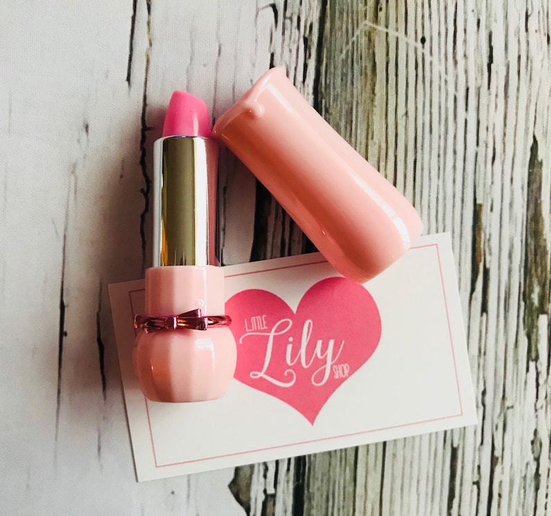 Pretty in pink lipstick image 7
