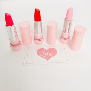 Pretty in pink lipstick image 1