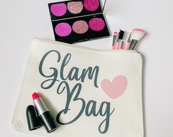 Ensemble glam scintillant d’été - maquillage de jeu