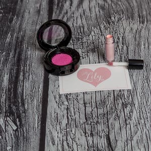 Pretend makeup- Pink mini me