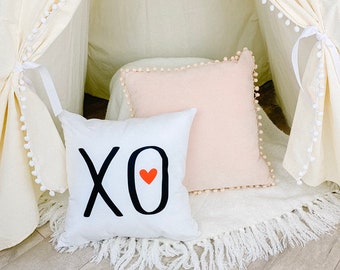 XO pillow