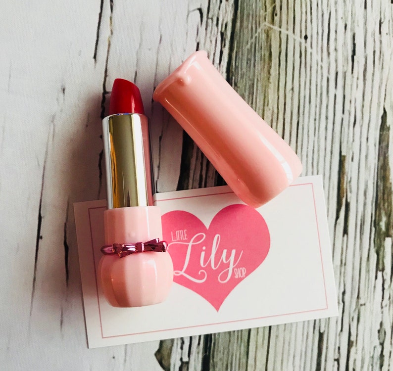 Pretty in pink lipstick image 6