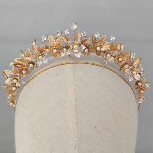 Pearl & crystal bridal tiara, pearl halo, halo headband, wedding headpiece, Swarovski pearl headpiece, gold pearl crown, floral tiara,