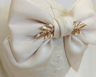 Cream Satin Bridal Hair Bow, gift for bridesmaids, Hen Party Bow, Bridal Gift, Wedding Hair Bow