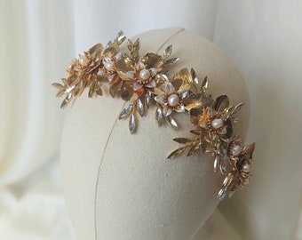Bridal Floral Pearl Gold Tiara, Crystal Wedding Crown, Wedding Accessories Flower boho headband, Bridal Headpiece, Crystal Crown