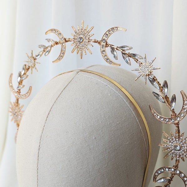Bridal Gold celestial halo Headband, Gold Star and Moon Bridal Crown, Gold Bridal Halo tiara, Celestial Bridal Tiara.