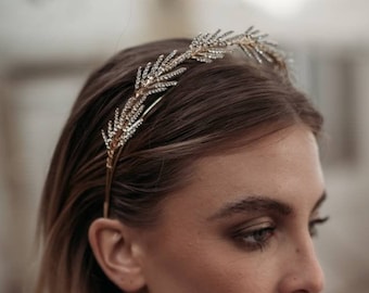 Gold and Crystal Bridal Headband, Gold Bridal Halo Headband, Gold Bridal Crown, Bridal Halo Headband, Bridal Hair Accessories, Bridal Hair