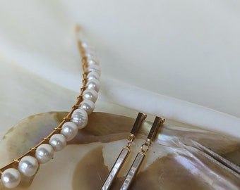 Bridal Gold Earrings Pearl, Pearl Drop earrings, Bridesmaid Gift, Wedding Jewellery, Christmas Gift, Modern Bridal Earrings,