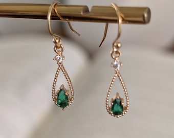 Gold Vintage style Earrings, Cottagecore Earrings, Victorian earrings, Teardrop Earrings, Art Deco Earrings, Green stone Earrings,