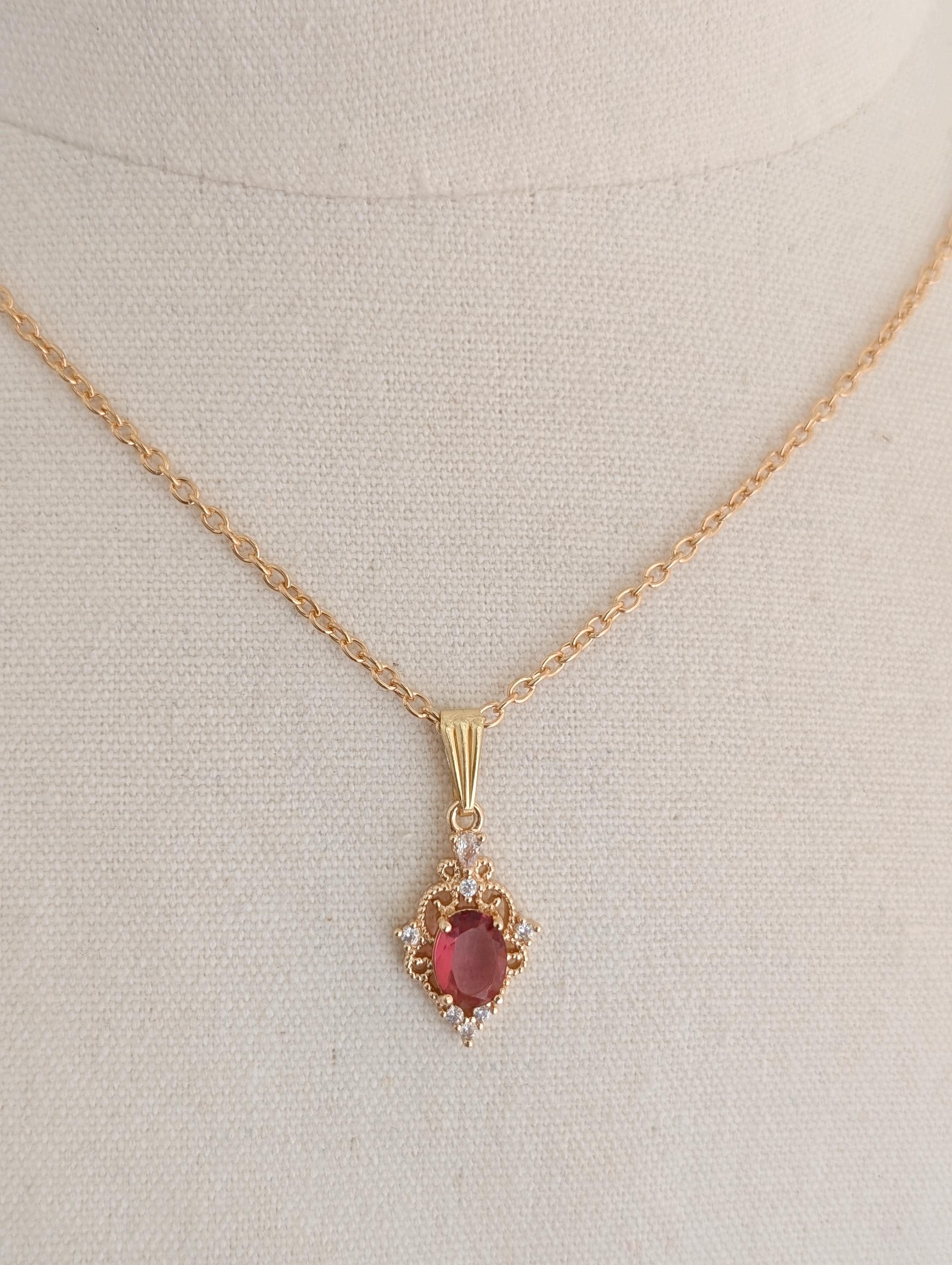 Gold Vintage style Necklace with a Gemstone Charm, Vintage Style jewelry, Regency Style necklace, Gift for Her, Bridal Accessories.