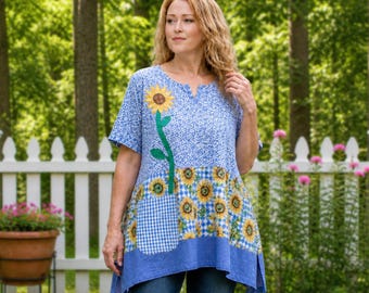 Tunica con girasoli 1X 2X, Top patchwork riciclato con tasca, T-shirt con applicazioni artistiche indossabili, Abbigliamento colorato cottagecore taglie forti