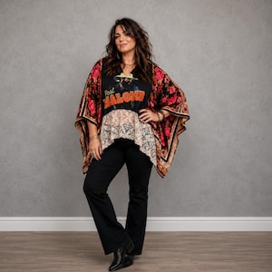 Koszulka z nadrukiem Post Malone Band, tunika kimono: róże, koronka, ponczo w stylu festiwalowym