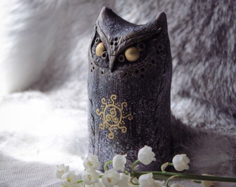 Owl - Totem Animal in hand-painted self-hardening natural clay and glass eyes