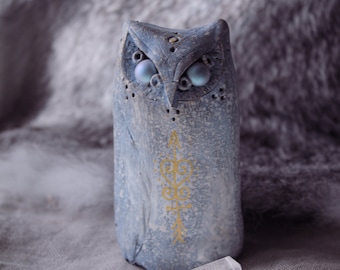 Owl - Totem Animal in hand-painted self-hardening natural clay and glass eyes