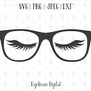 Puede incluir: Silueta en blanco y negro de unas gafas con pestañas dibujadas en las lentes. El texto "Daydream Digital" está debajo de las gafas.