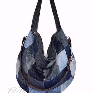 Denim Patchwork Crossbody Bag: Recycelte Jeanstasche mit Taschen