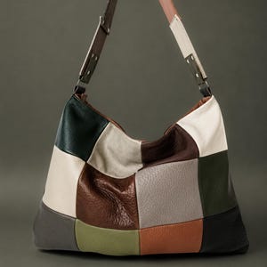 Hobo-Tasche aus Patchwork-Leder: Schultertasche in Erdtönen