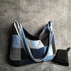 Umhängetasche aus recycelten Jeans. Große Denim Geldbörse für Frauen, Upcycled Jeans Handtasche, Einzigartige Denim Schultertasche, Lässige Alltag Patchwork Tote