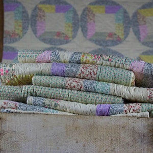 Vintage Multicolor Floral Quilt Piece w/ circle pattern, Photography Photo Prop