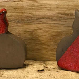 Three little enameled cats sitting on driftwood image 4