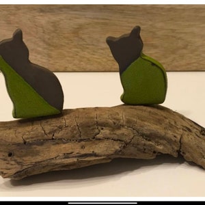 Three little enameled cats sitting on driftwood image 7