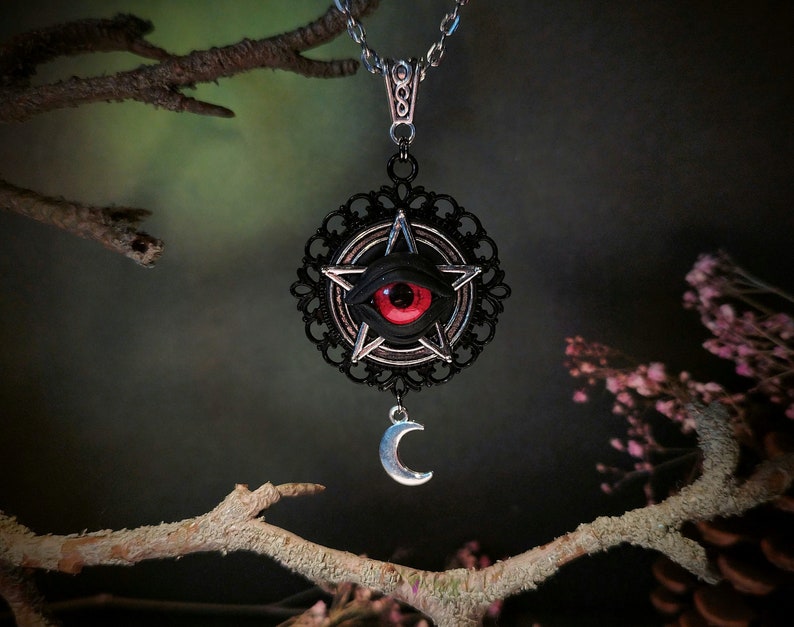 Witch Eye Necklace 3 variants Rotes Auge