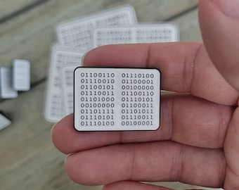 Fraîchement sorti de la baise | insigne d’épingle en émail doux en code binaire | typographie