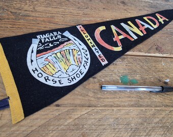 Vintage felt pennant - Niagara Falls, Horseshoe Falls, Canada. 1940's/50's