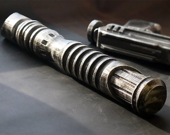 Sable de luz Jedi, empuñadura del sable de luz.  Accesorio de cosplay desgastado, modelo de colección, arma. Sable de luz para cosplay impreso en 3D, regalo