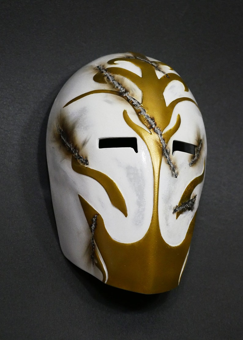 Temple Guard mask a battle damaged. Jedi Tample Helmet