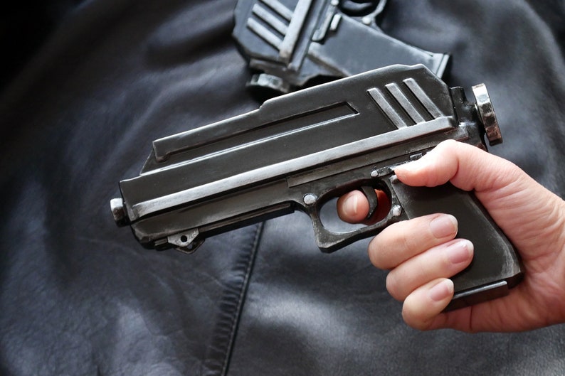 Prop Replica 1:1 Weathered cosplay prop Inspired by DC-17 clone blaster Cosplay pistol weapon Men/'s gift Battlefront 2