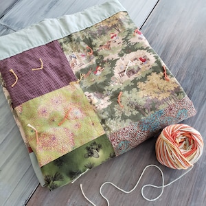 Quilt_Vintage_Homemade_Handmade with a machine and hand ties (30-77)