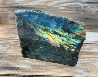 Labradorite Crystal free form, one-side polished, cut-base, one-side natural