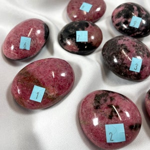 Cristaux polis de rhodonite - à vous de choisir