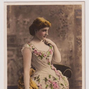 The Jersey Lily, LILLIE LANGTRY, Edwardian Actress, Lovely Fashion, Antique Real Photo Postcard, Rotary Photo, c1905