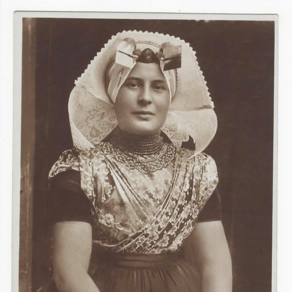 TRADITIONAL DUTCH COSTUME, Vintage Real Photo Postcard, Zeeland-Goes, c1930s