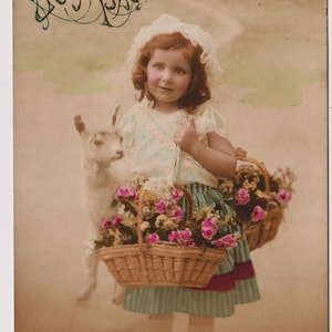 Joyeuses Paques/Pasqua, BAMBINA con AGNELLO, Cestini di fiori, Antica cartolina francese di Pasqua con foto reale, 1915